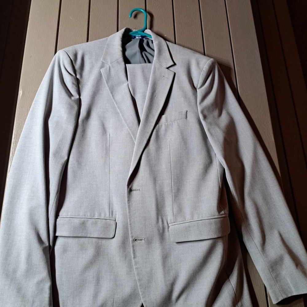 Gray Reg. 2 Piece Suit